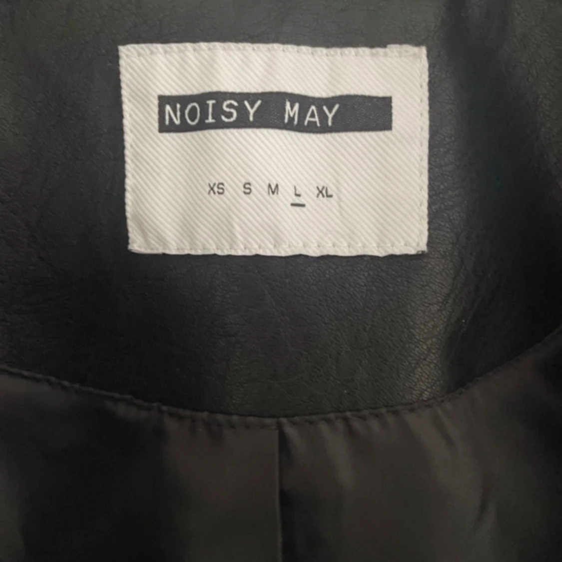 Svart skinnjacka från Noisy May - 90