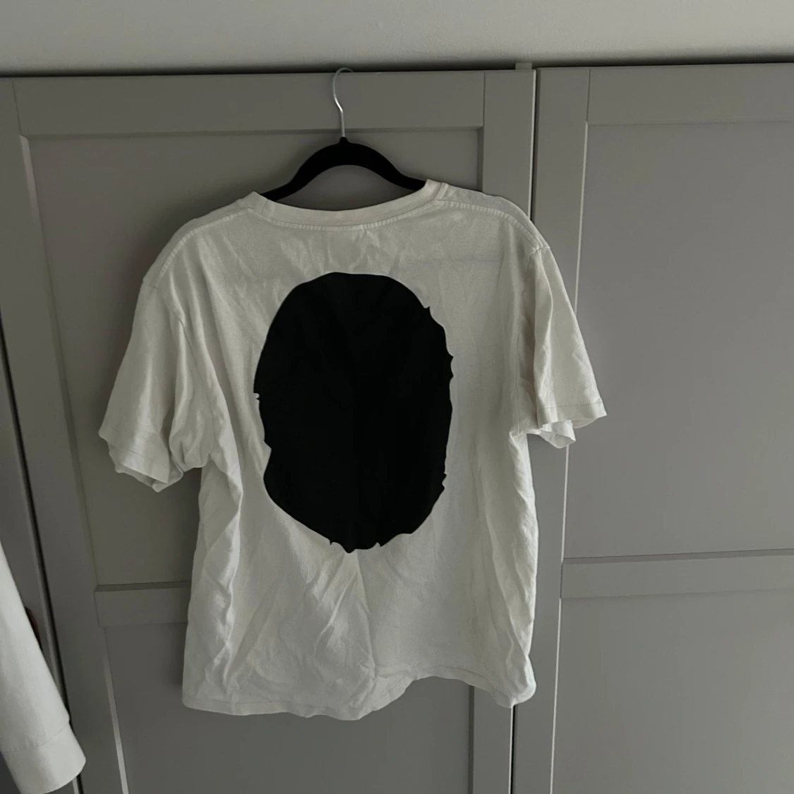 Vit t-shirt med tryck - 90