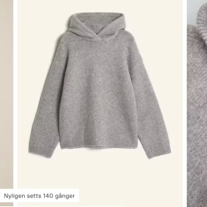 Grå stickad hoodie - Jättesnygg hoodie från bik bok!❤️säljer då jag fick två i present så har alltså bara använts två-tre gånger. Storlek xs men passar även s