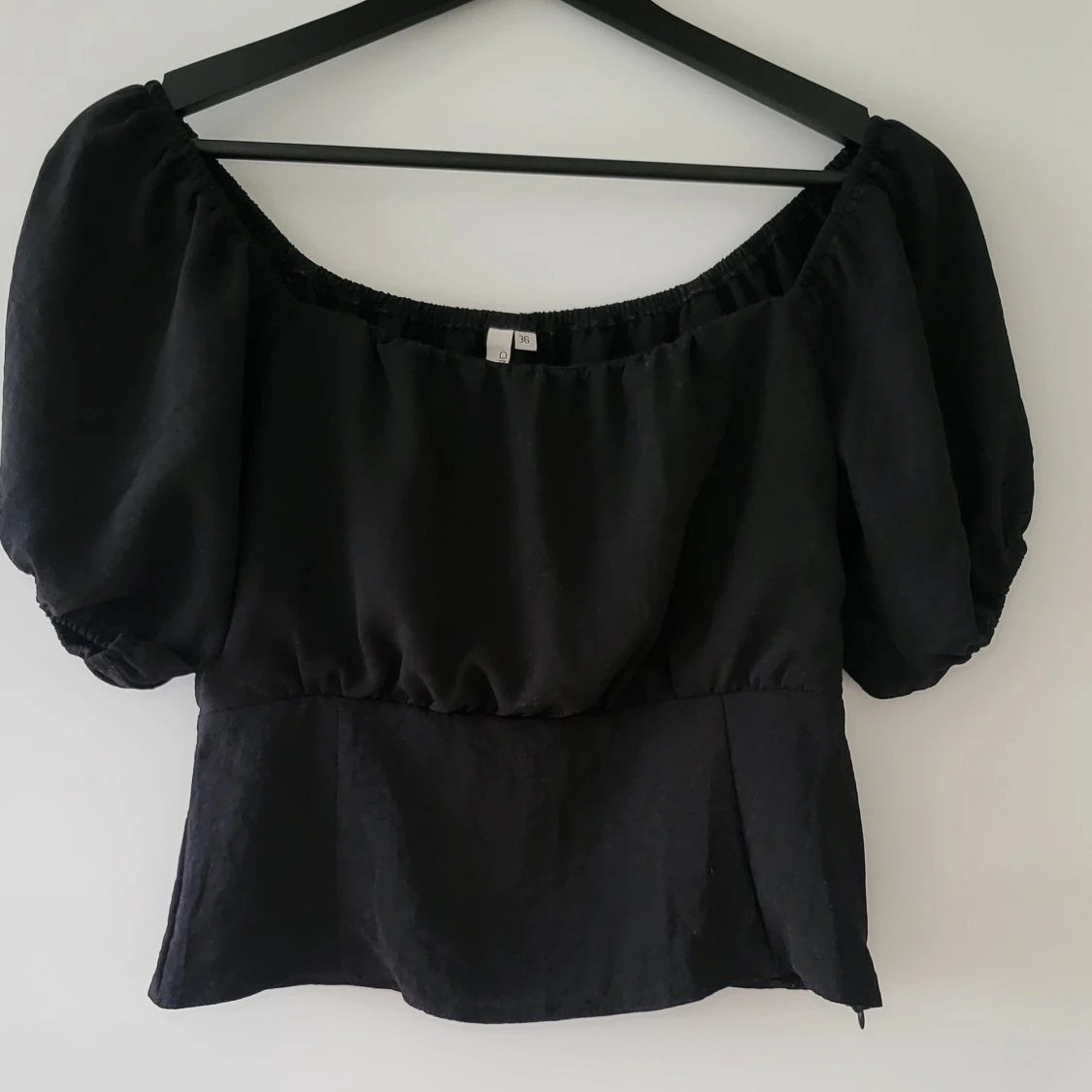 Svart korsettopp från NLY