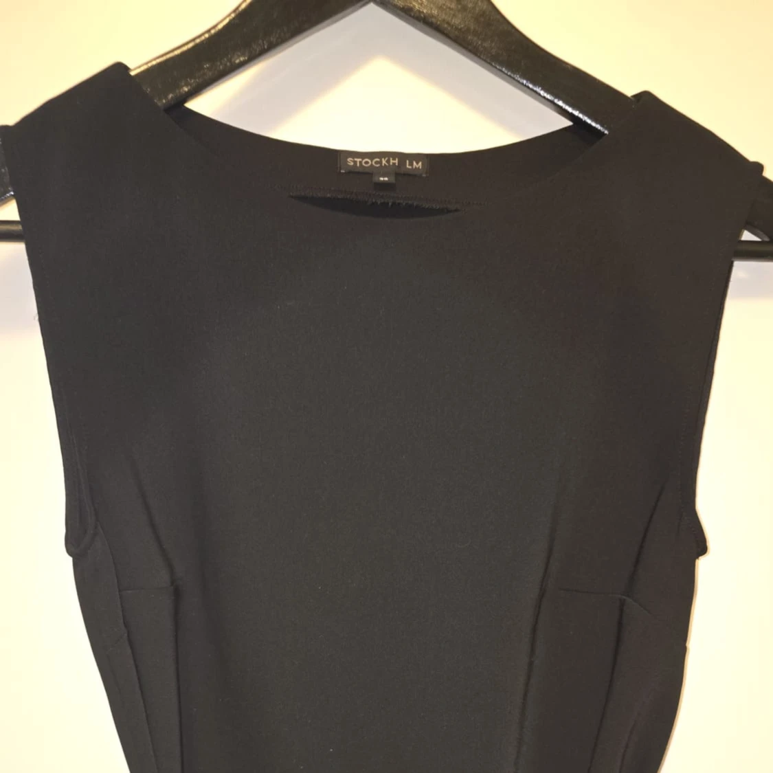 Svart bluz med bälte - 2