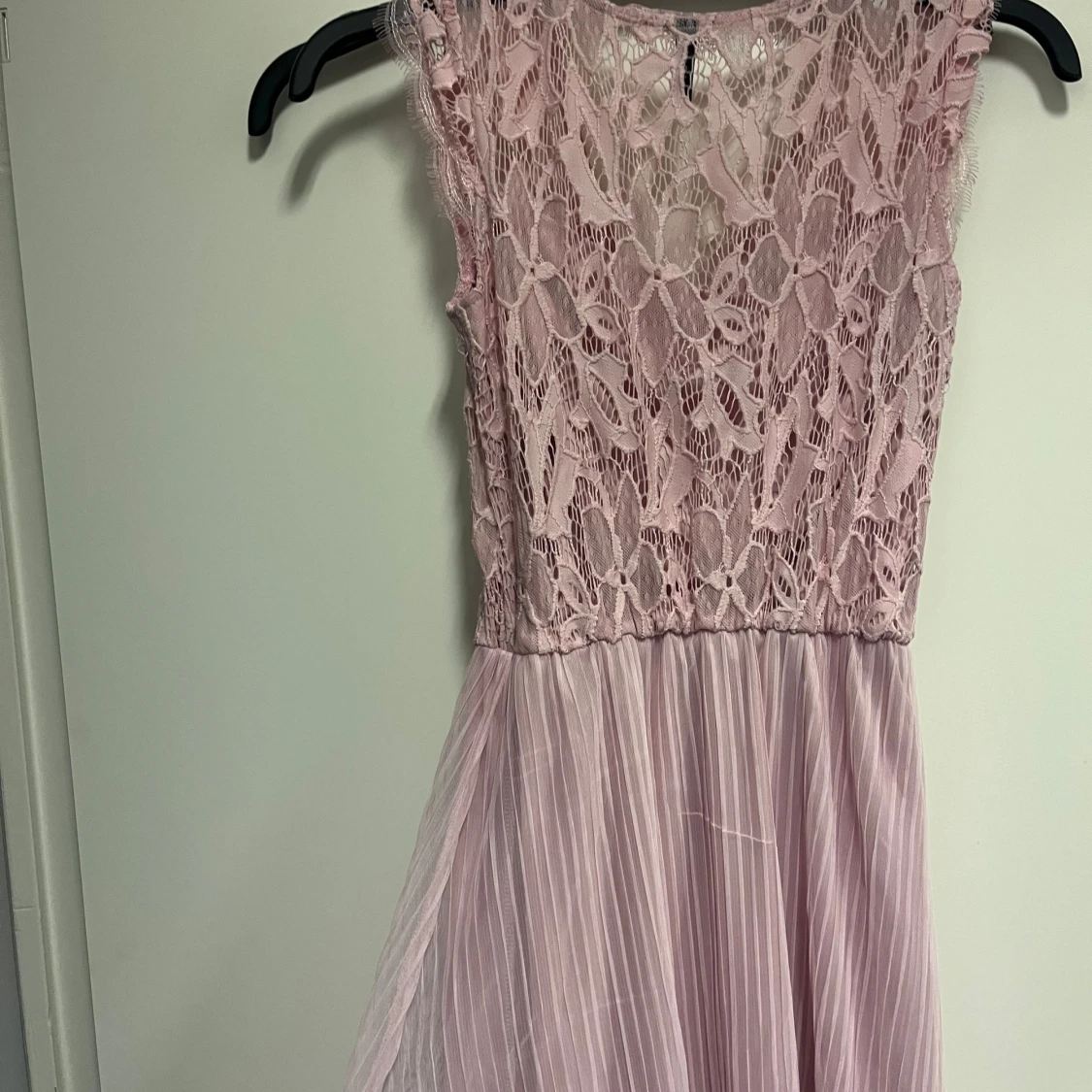 Rosa spetsklänning från HM - 2
