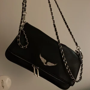 Väska  - Snygg axelremsväska! Köpt i Spanien på marknad! 