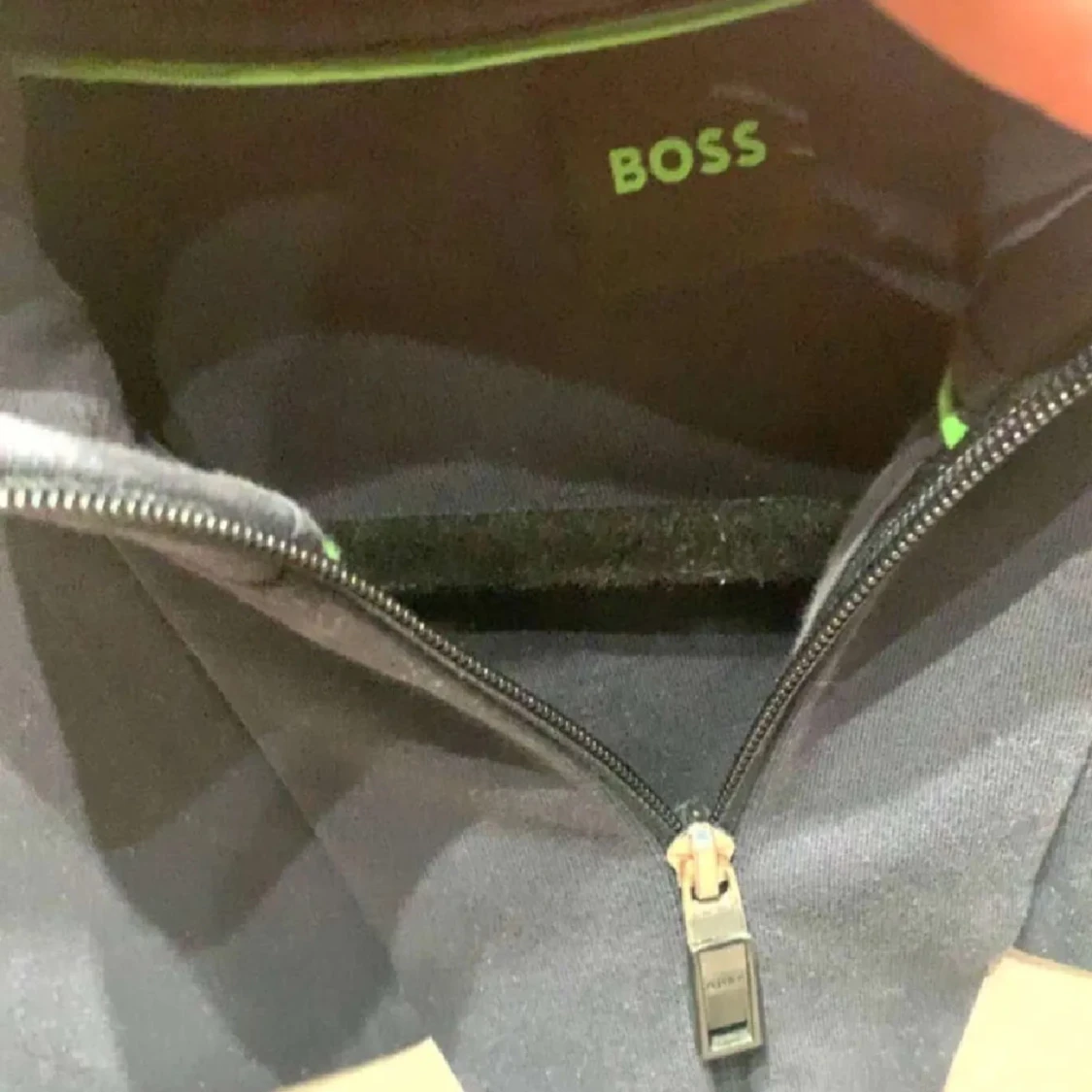 Mörkblå kofta från Boss - 1