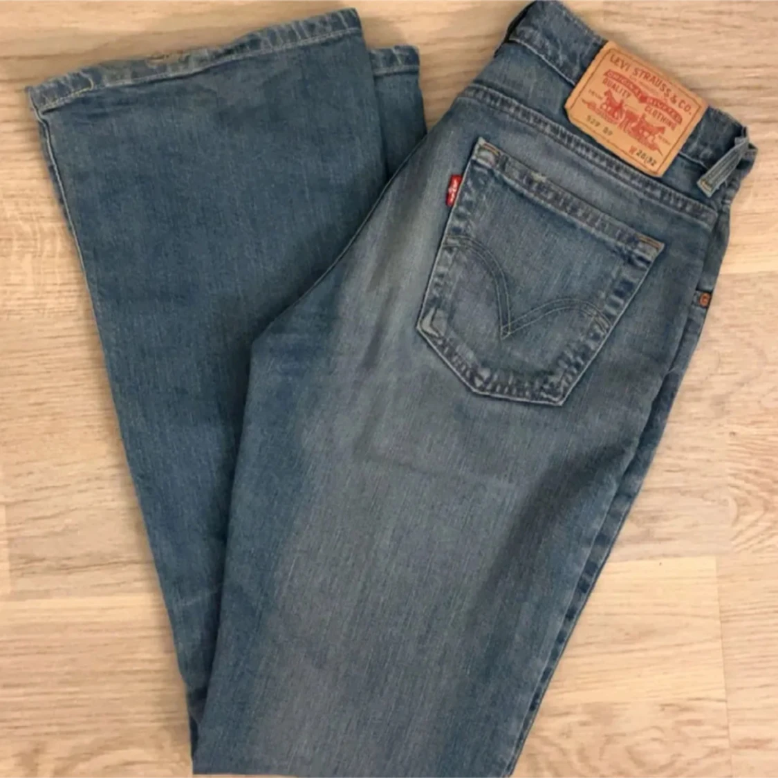 Blå Levis jeans - 2