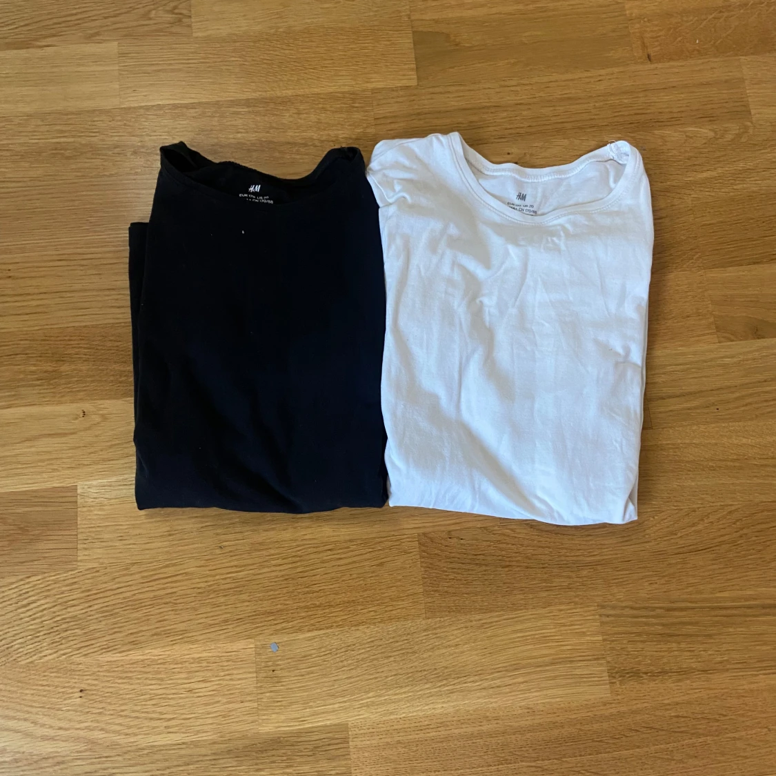 Basic svart/vit tröjor