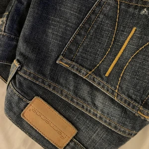 Blå jeans från Fornarina - Snygga blå jeans från Fornarina, strl 29 passar bra i längden för folk som är 165-175 midjan, 82 i innerbensläng  