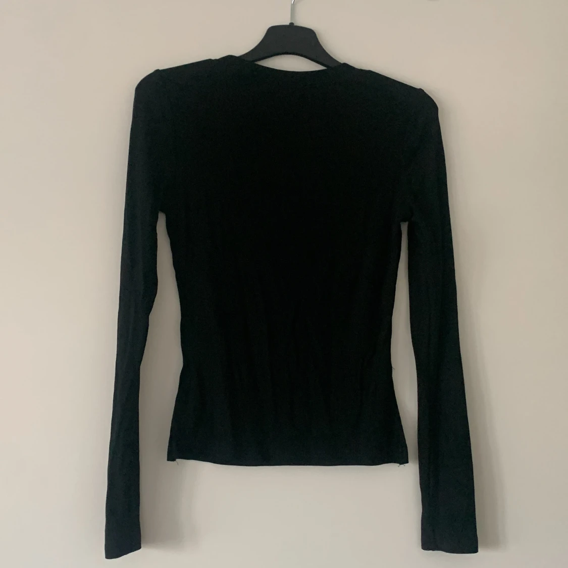 Svart långärmad topp från Shein - 1