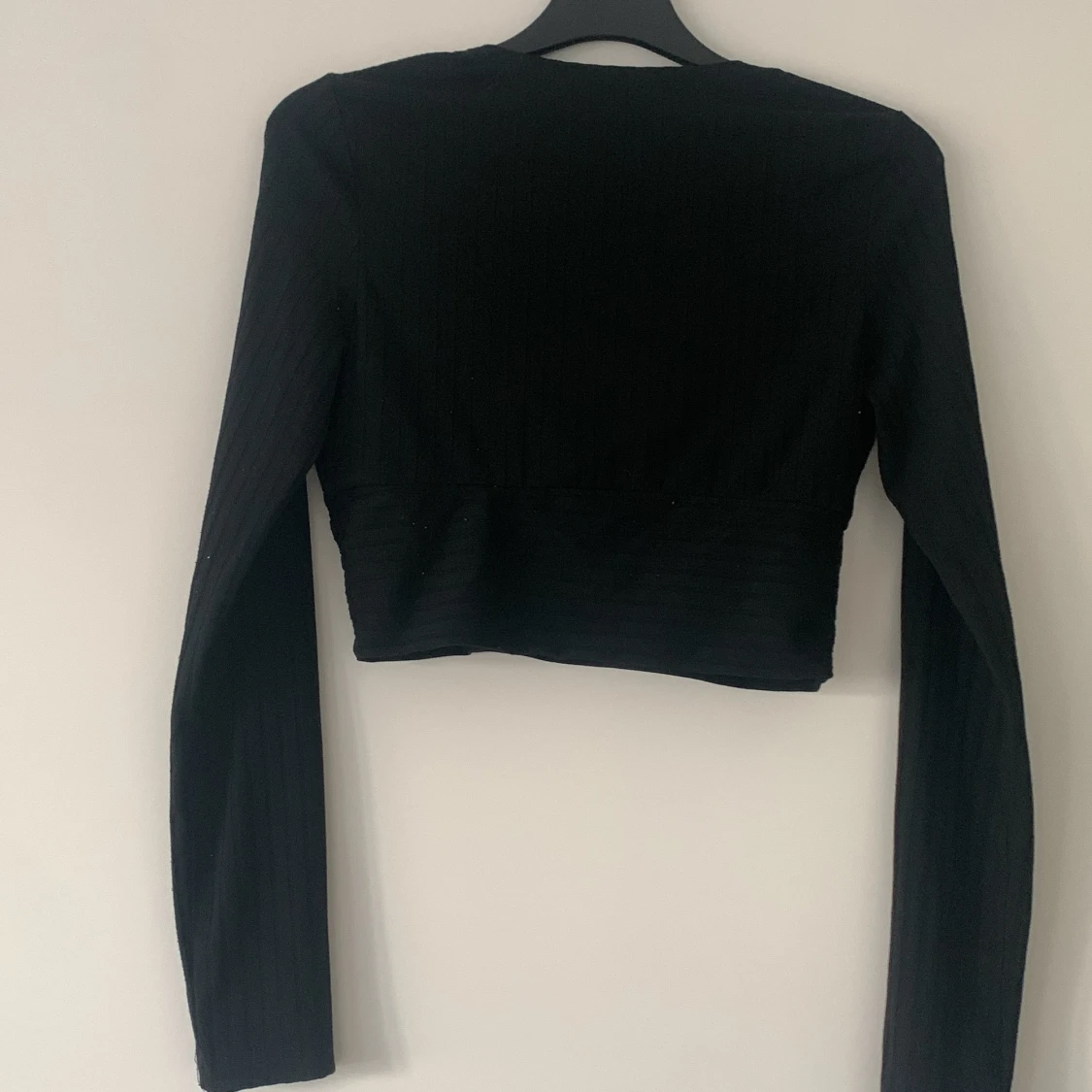 Svart omlottopp från Shein - 1