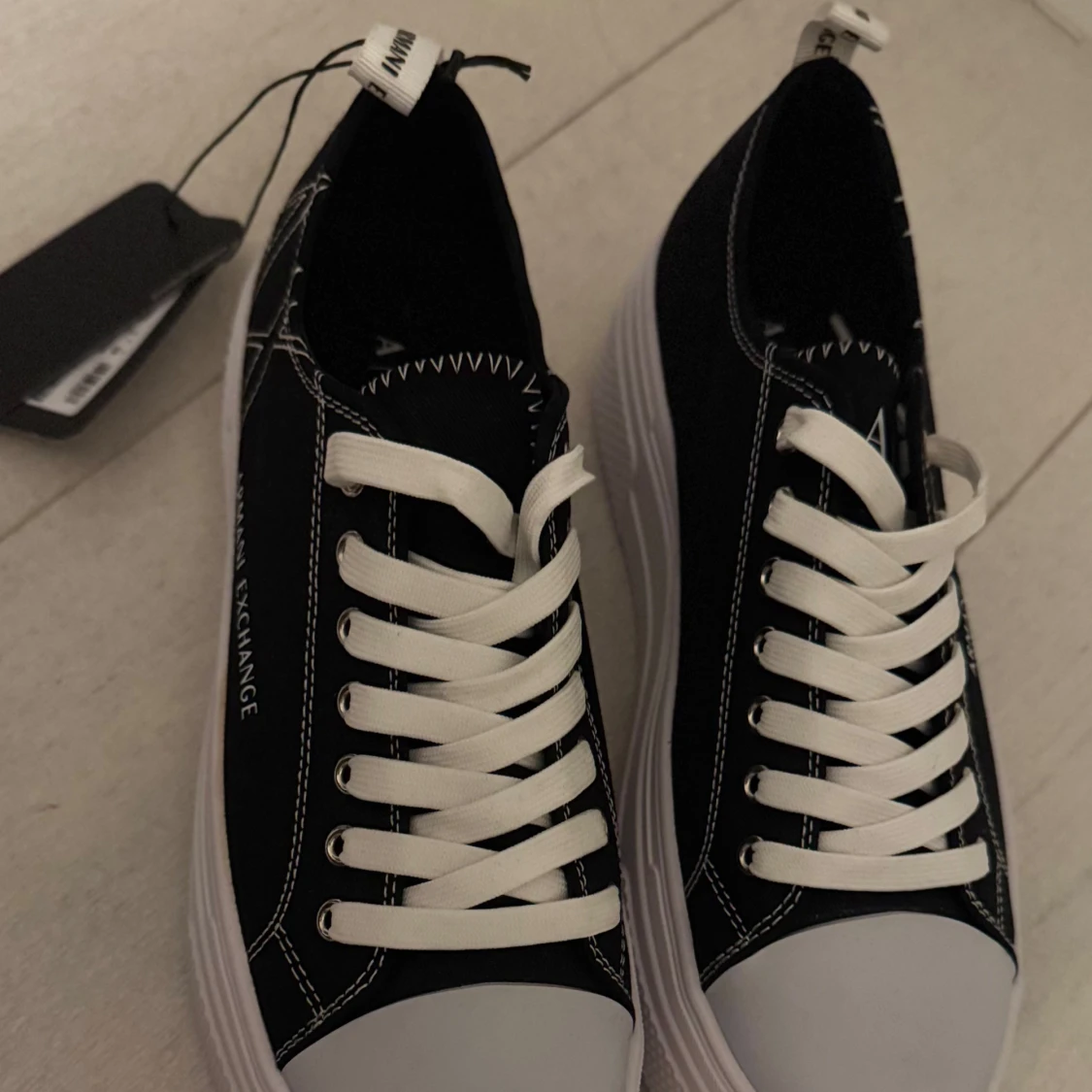 Svarta sneakers från Armani Exchange - 3