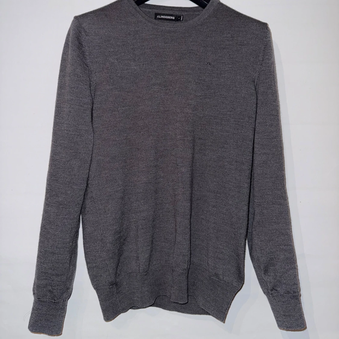 Grå tröja från J.Lindeberg