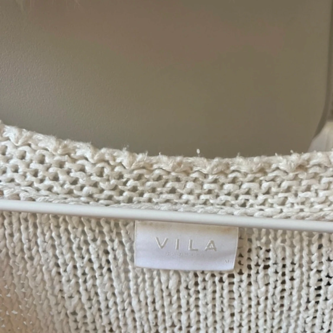 Vit stickad tröja från Vila - 2