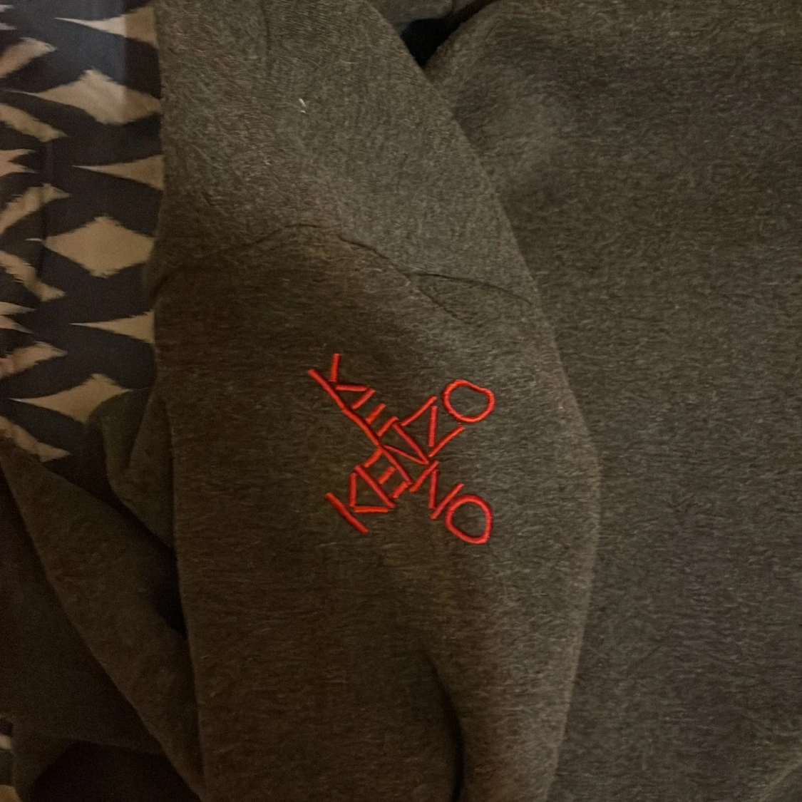 Grå hoodie från Kenzo - 1