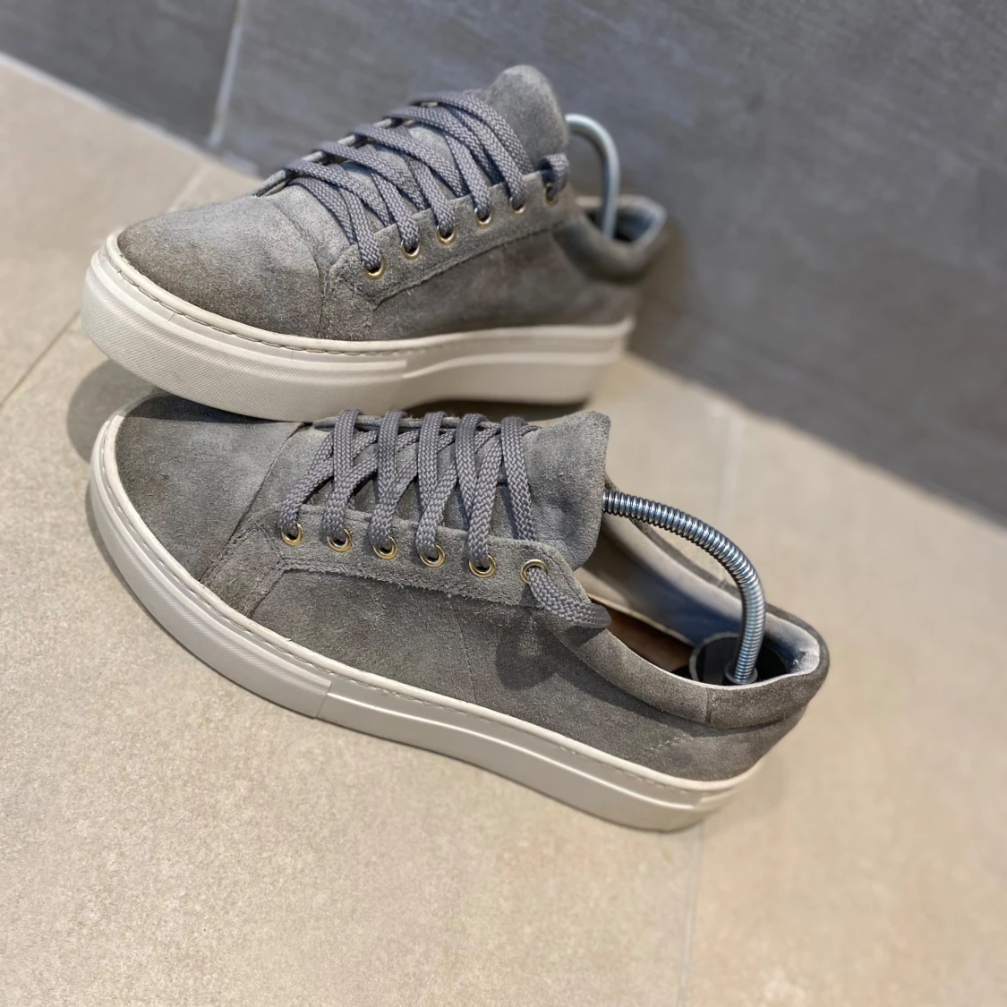 Grå vagabonds mocka - 3