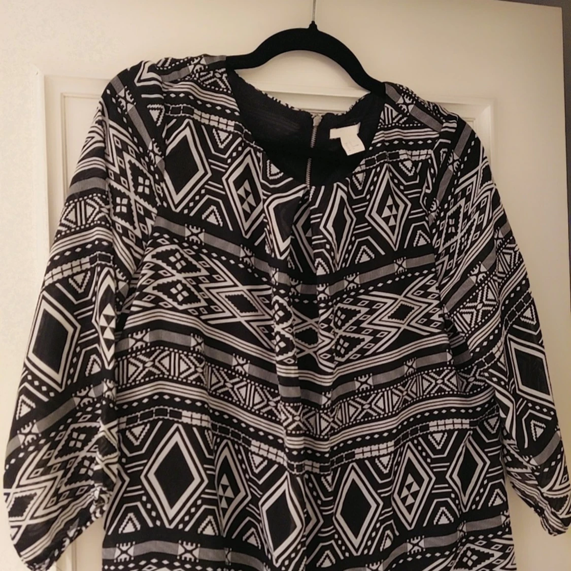 Svartvit mönstrad klänning - 1