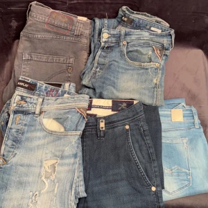 Jeans bulk - Säljer denna jeans bulk i storlekarna w30-31 i märken som tramarossa, replay och dondup