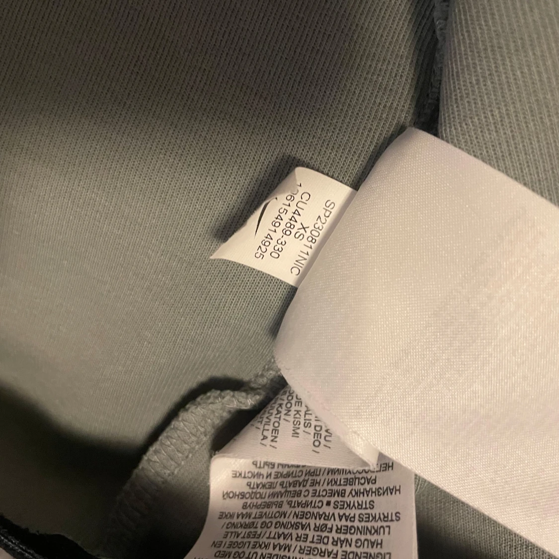 Grå jacka från Nike - 2