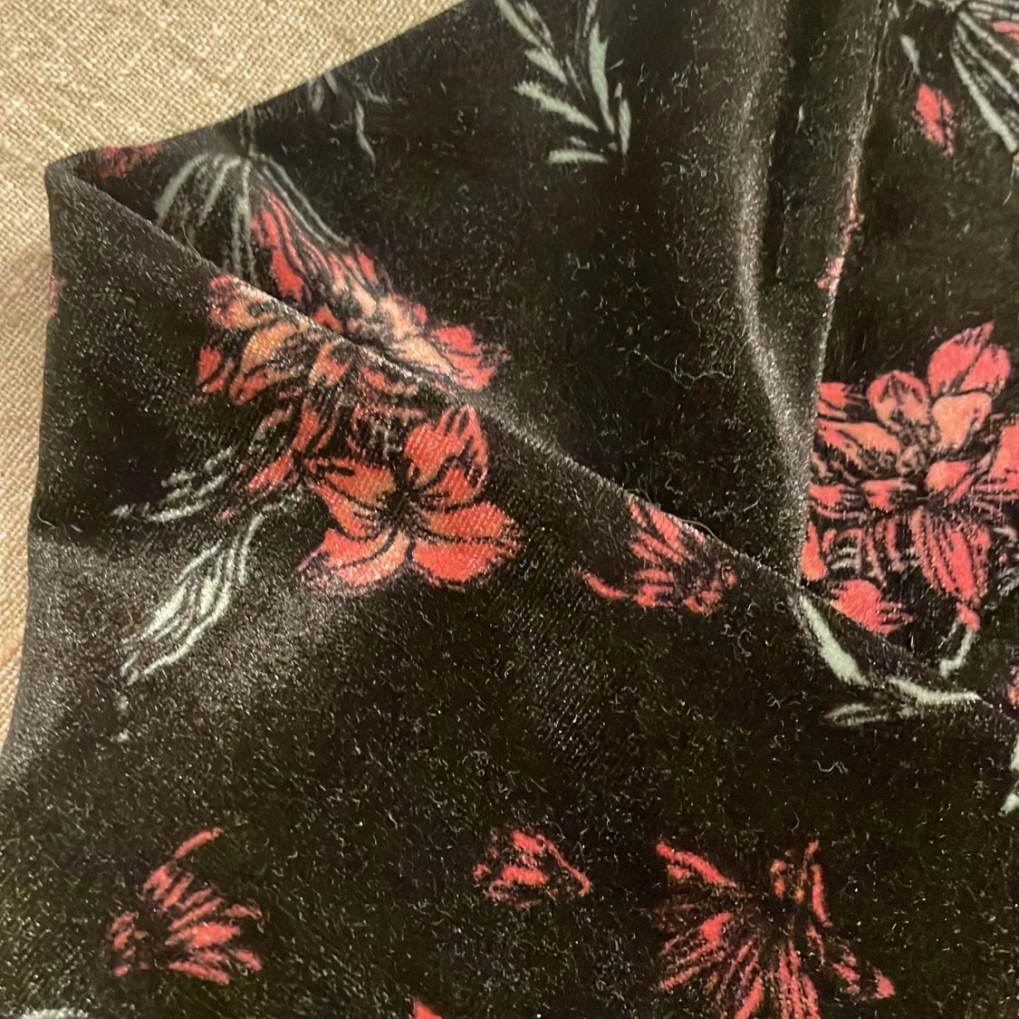 Svart sammetströja - 1