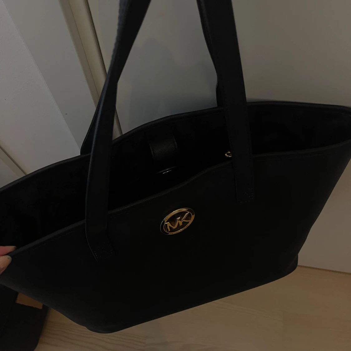 Svart axelväska från Michael Kors - 3