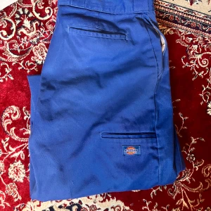 Dickies - Blå dickies. Använda men i bra skick! 36x30