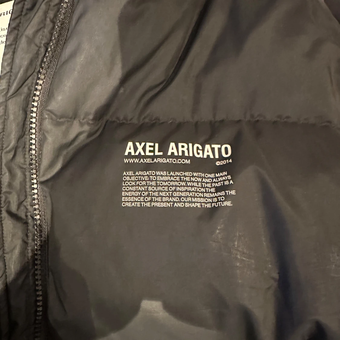 Svart dunjacka från Axel Arigato - 4
