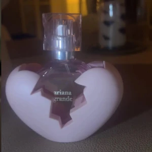 Ariana Grande parfym  - En full helt oanvänd ariana grande parym❤️