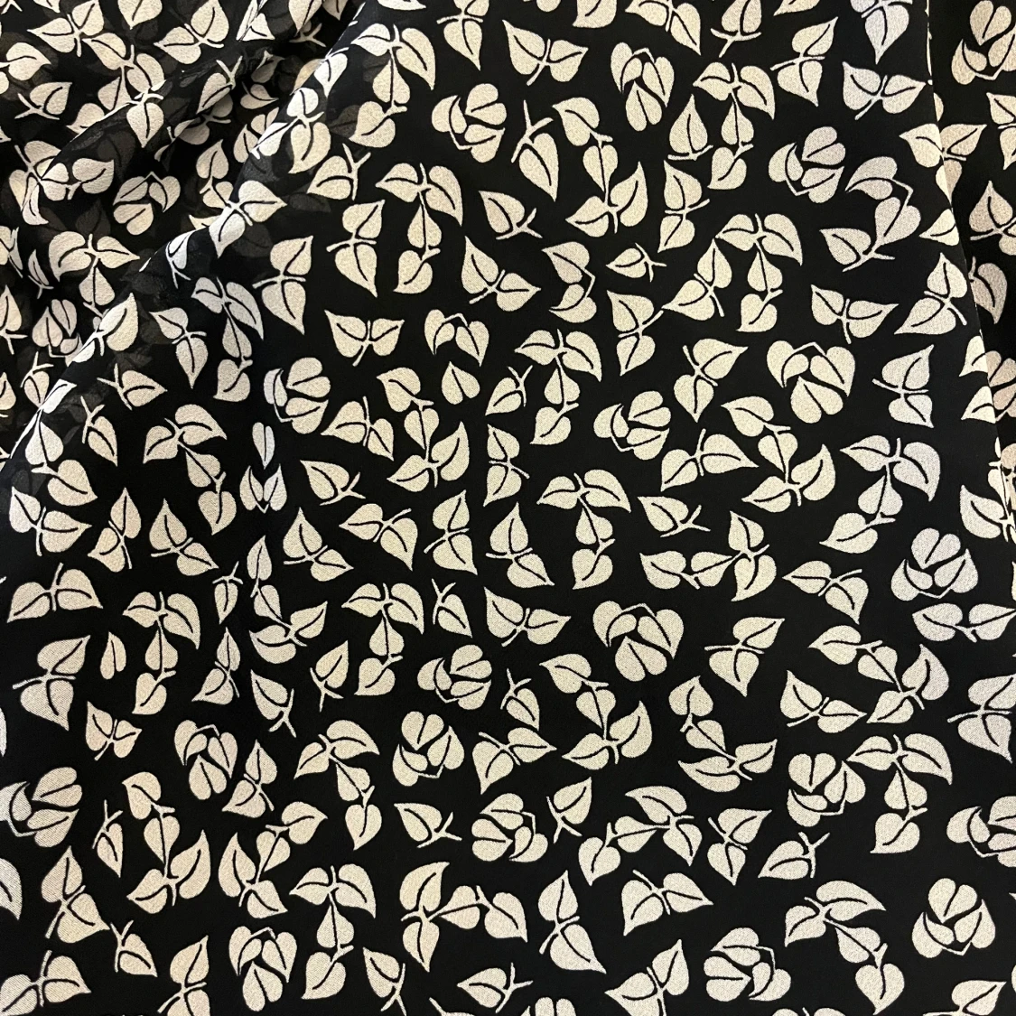 Svart blommig blus - 3