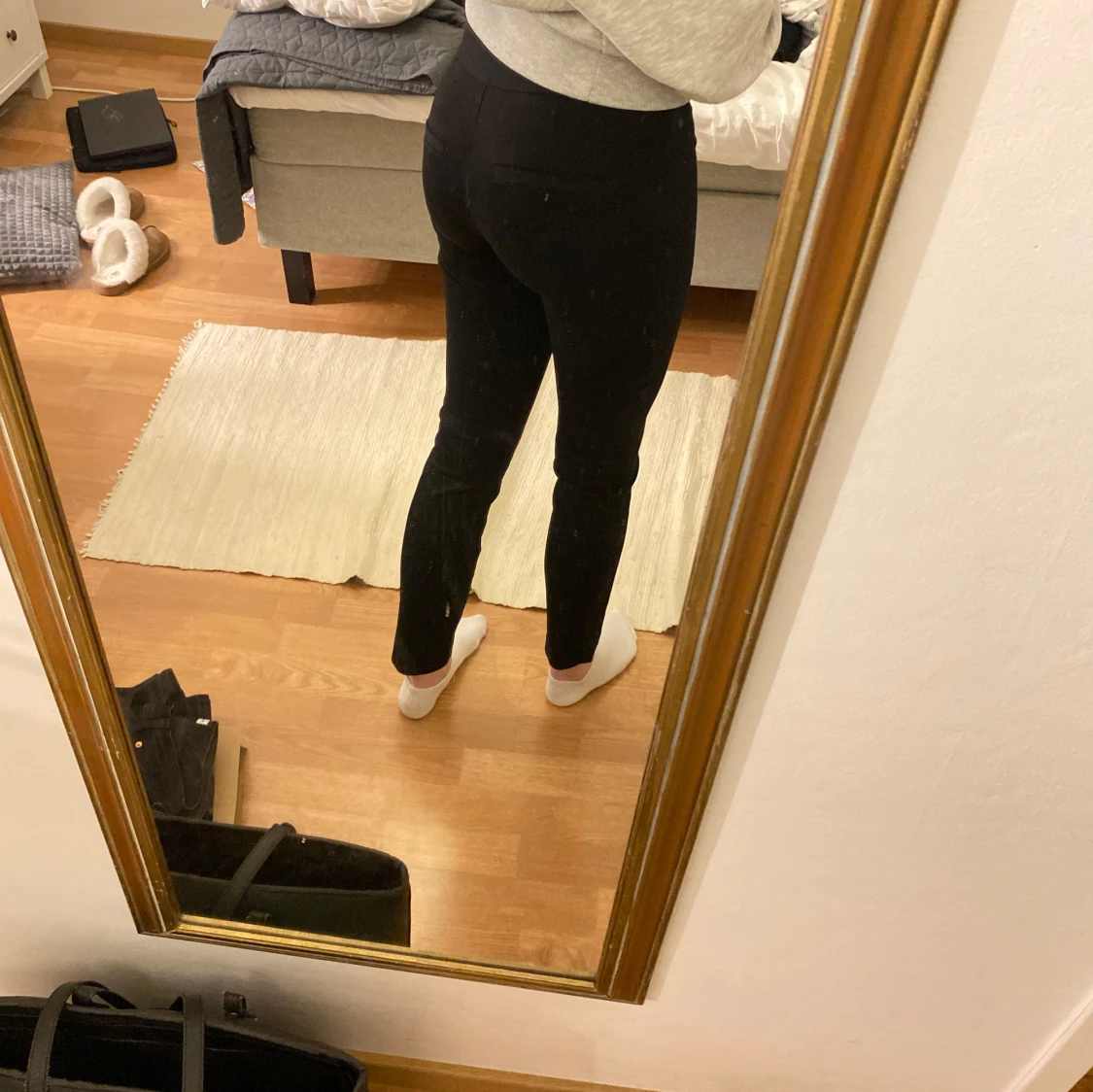 Svarta tajta kostymbyxor  - 1