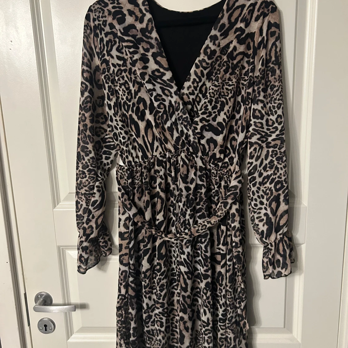 Leopardmönstrad klänning