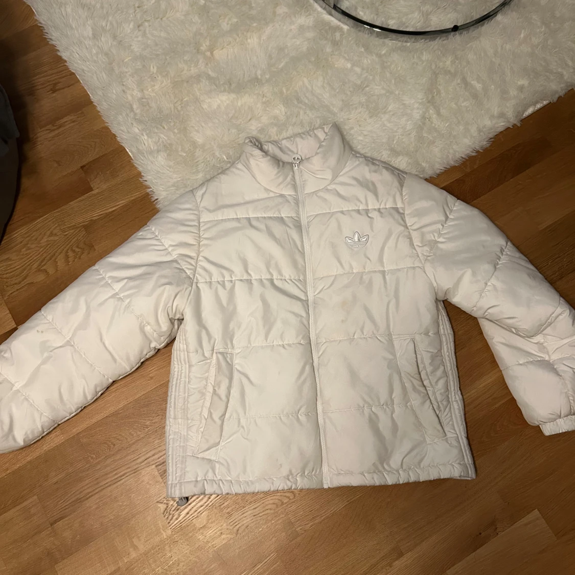 Vit dunjacka från Adidas - 1