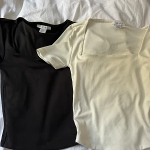 Tröjor  - Båda är använda och lite noppriga. Säljer en för 30 kr