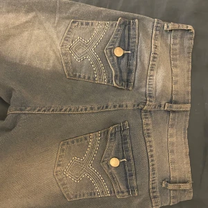 Bootcut jeans  - Svin snygga bootcut jeans! Köpte dom av en kompis men kommer aldrig till användning! 