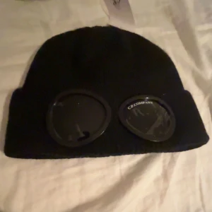 Cp company mössa - Helt ny. Pris kan diskuteras vid snabb affär.