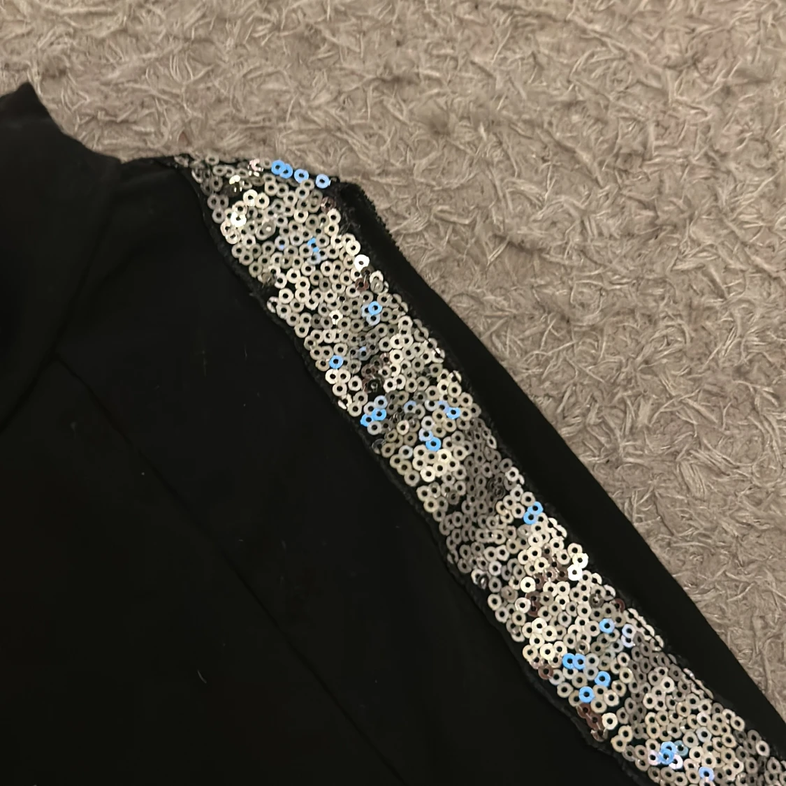Svart glitter tröja  - 91