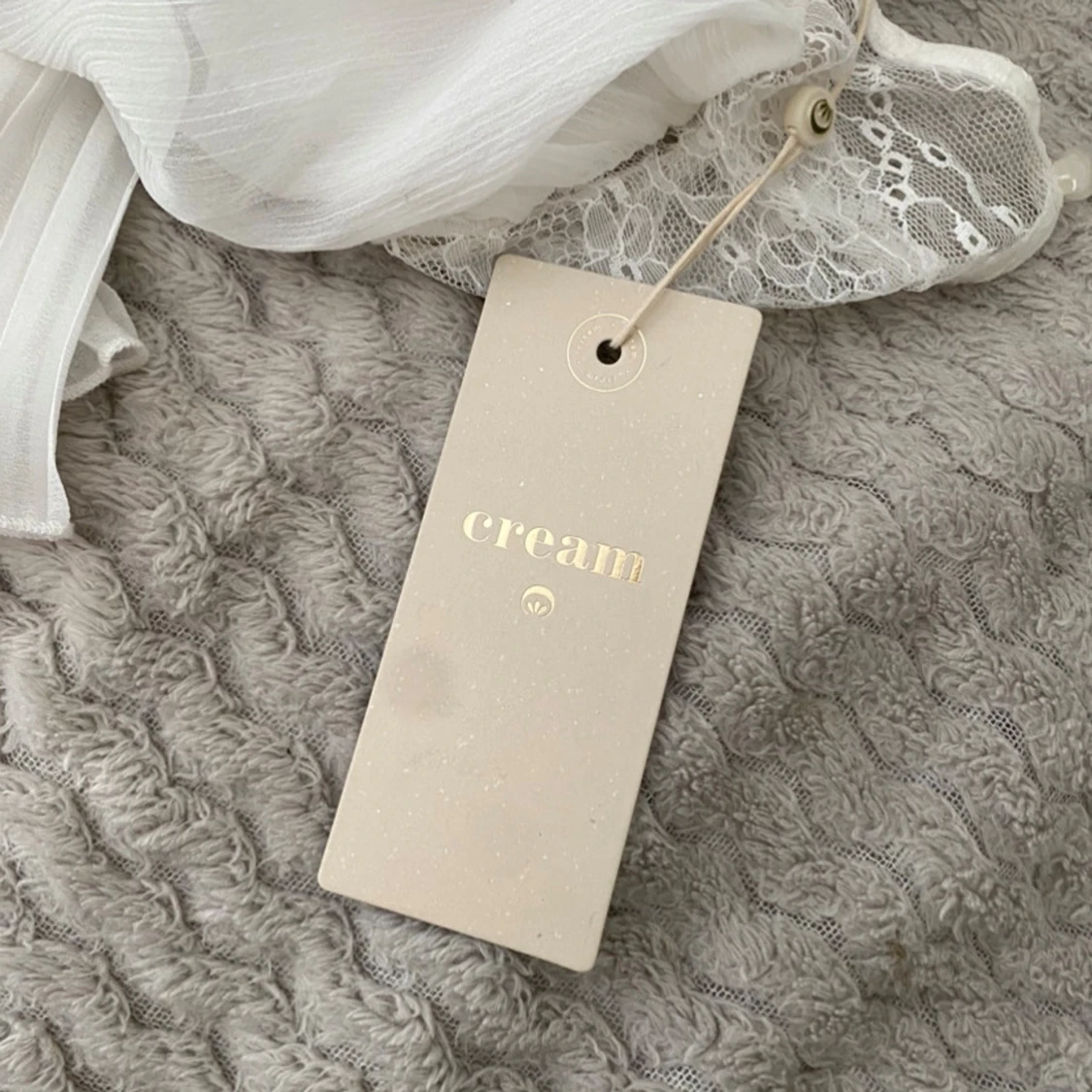 Beautiful ruffle top - 91