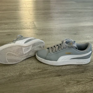 Puma skor - Skönaste puma skorna jag gått i! Använda 4 gånger och därför fortfarandre i otroligt bra skick 😍😍