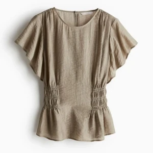 Söker dessa toppar - Hej!! Söker dessa toppar från hm i S/M Hör av dig🙏🏽🙏🏽