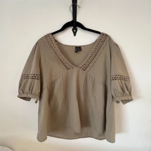 Grön blus - Söt och fina blus som ej endast använd en gång.😊