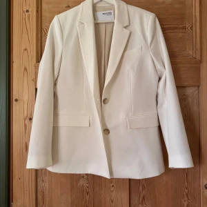 Vit kavaj - Oanvänd kavaj