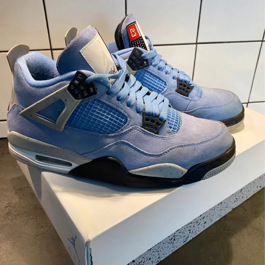 Jordan 4 UNC