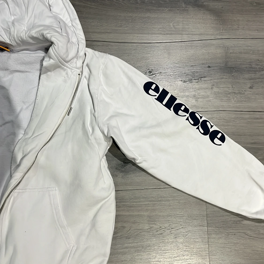 Vit hoodie från Ellesse - 1