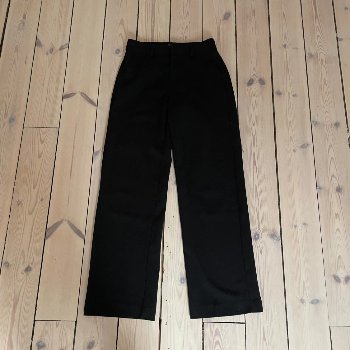 Kostymbyxor från Gina tricot