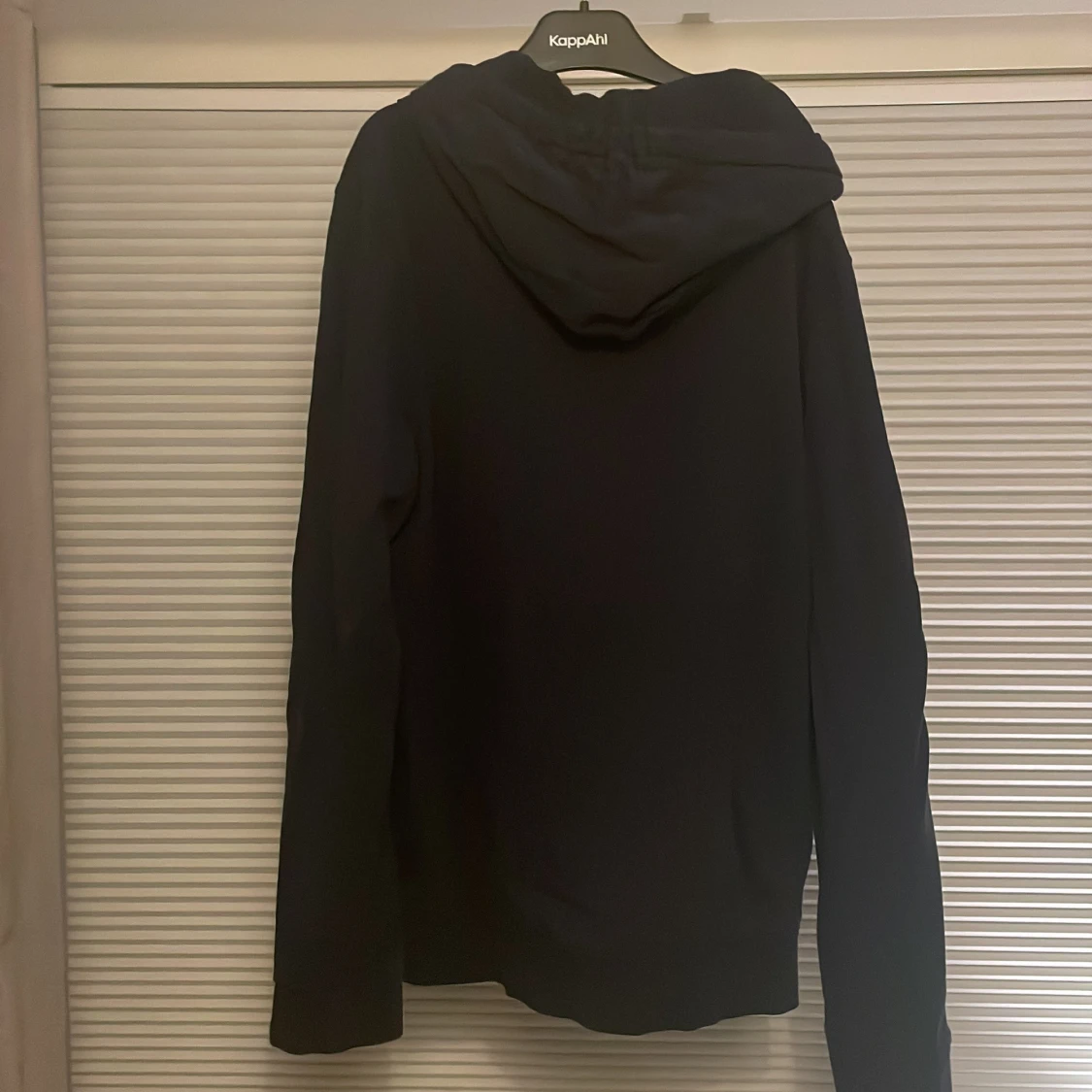 Mörkblå hoodie från Next - 3