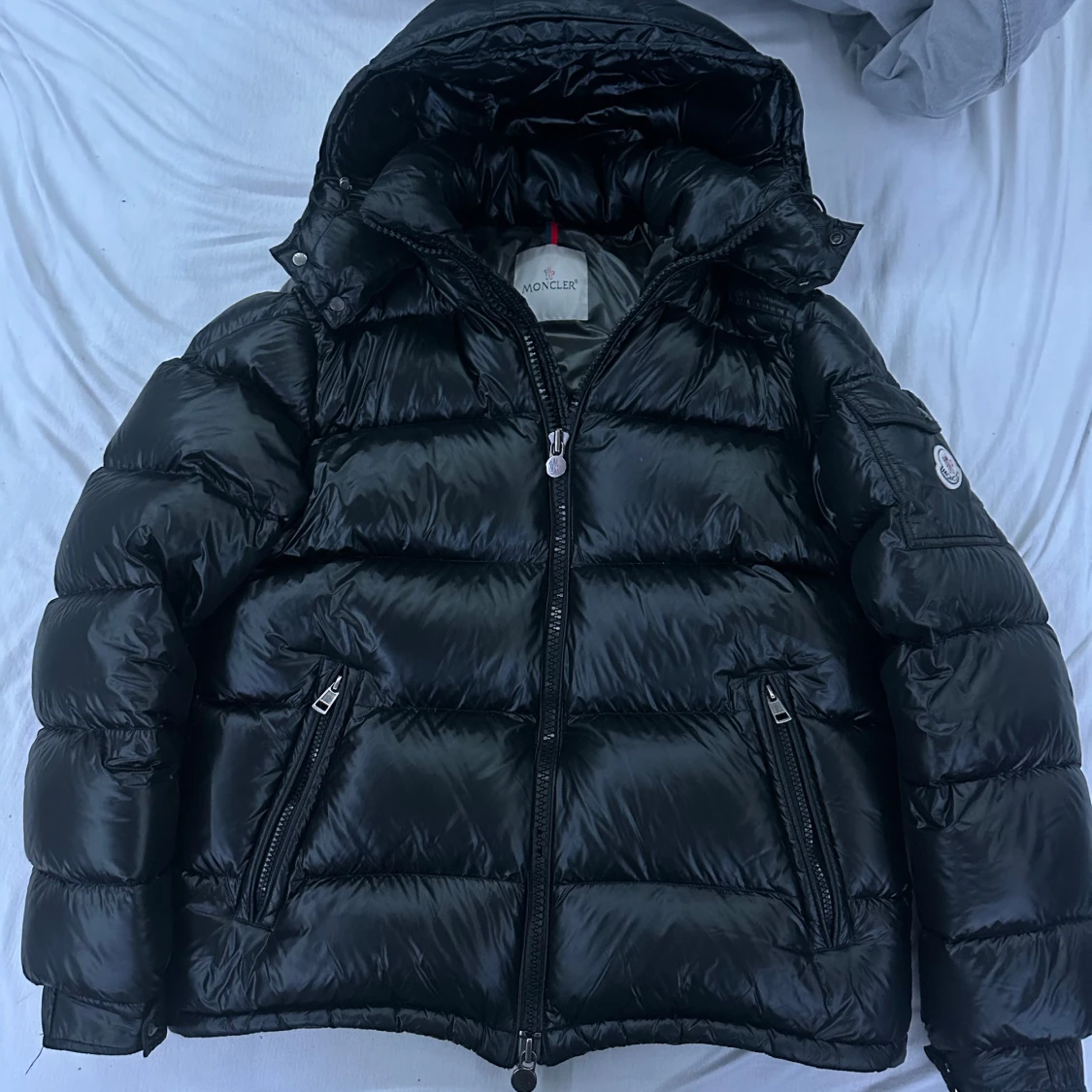 Svart dunjacka från Moncler