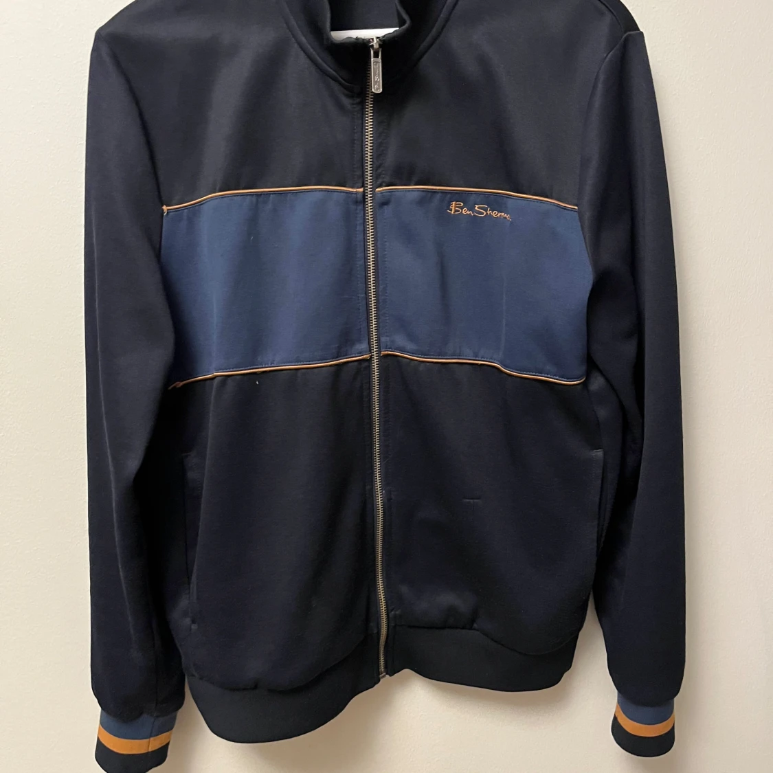 Svart och blå jacka från Ben Sherman