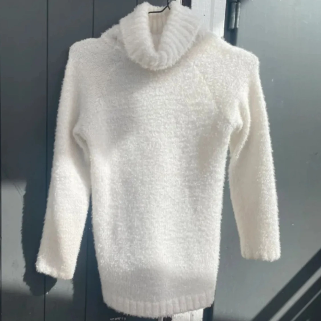 Vit stickad polotröja - 1