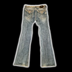 MISSME BOOTCUT JEANS - Sjukt snygga missme bootcut jeans! Bara att skriva vid intresse :)