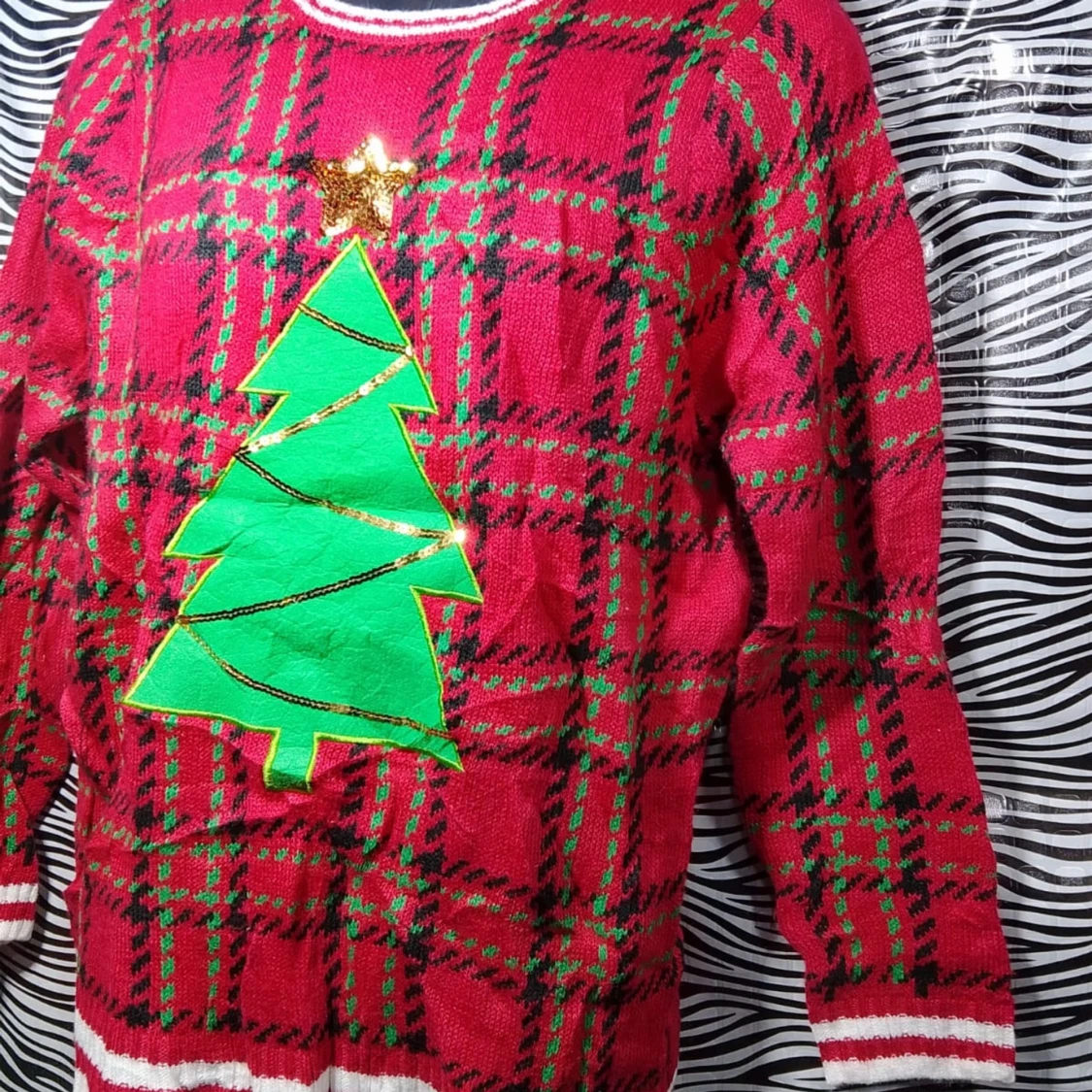 Röd jultröja med julgran