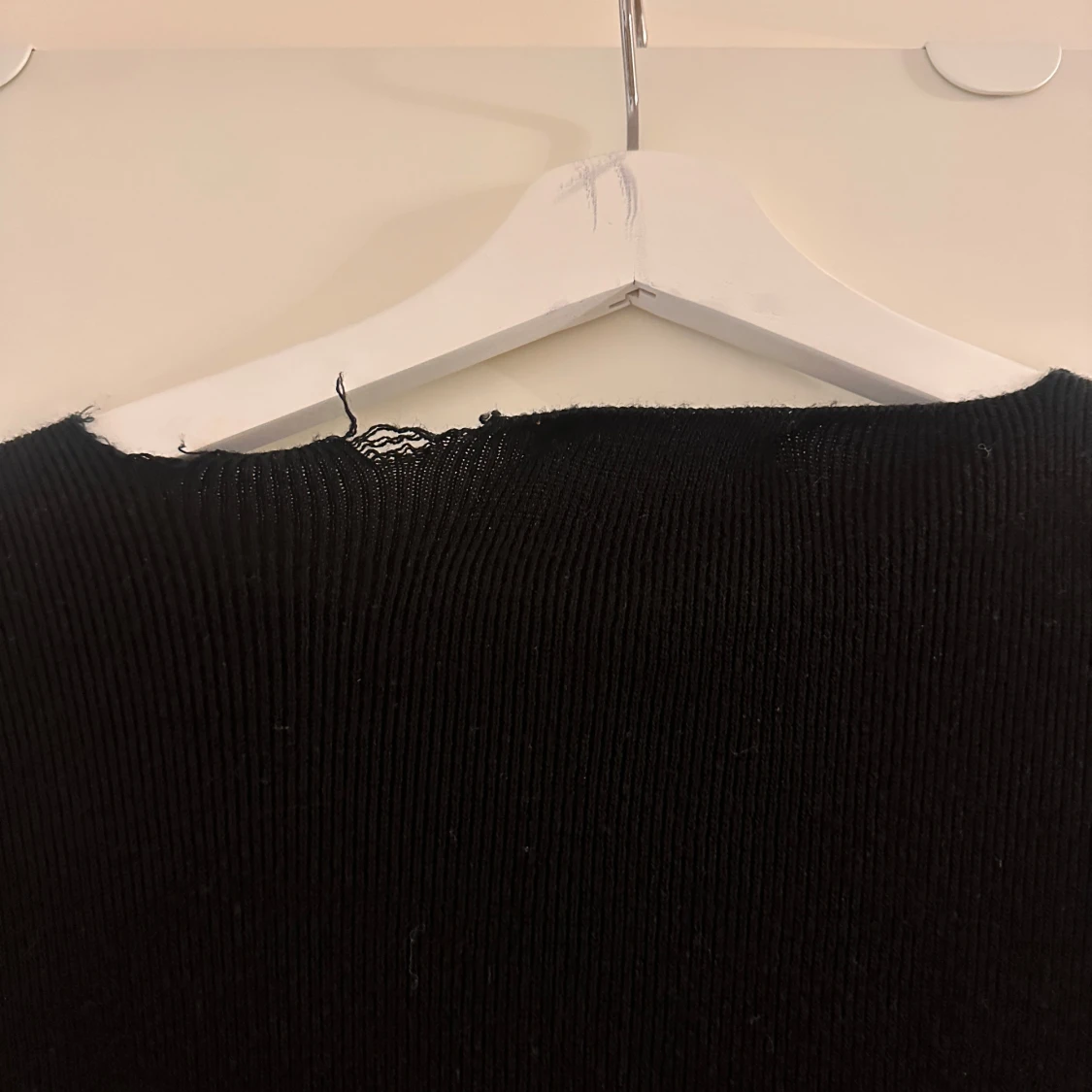 Svart långklänning med slits - 93