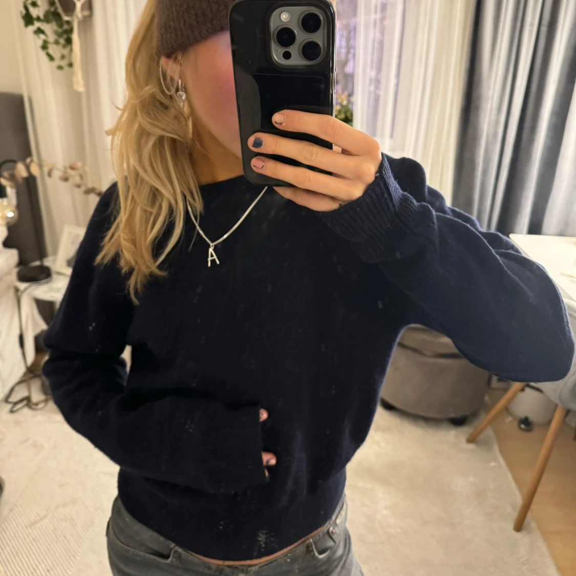 Mörkblå stickad tröja - 90